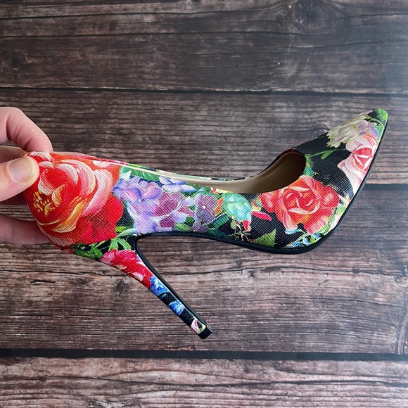 MY DELICIOUS | Mitten Black Floral Print D’Orsay Pumps - Picture 6 of 13